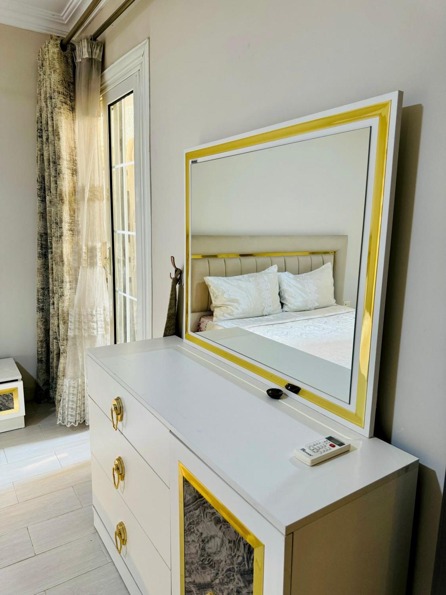 Apartment 3br Nile Corniche Maadi Cairo