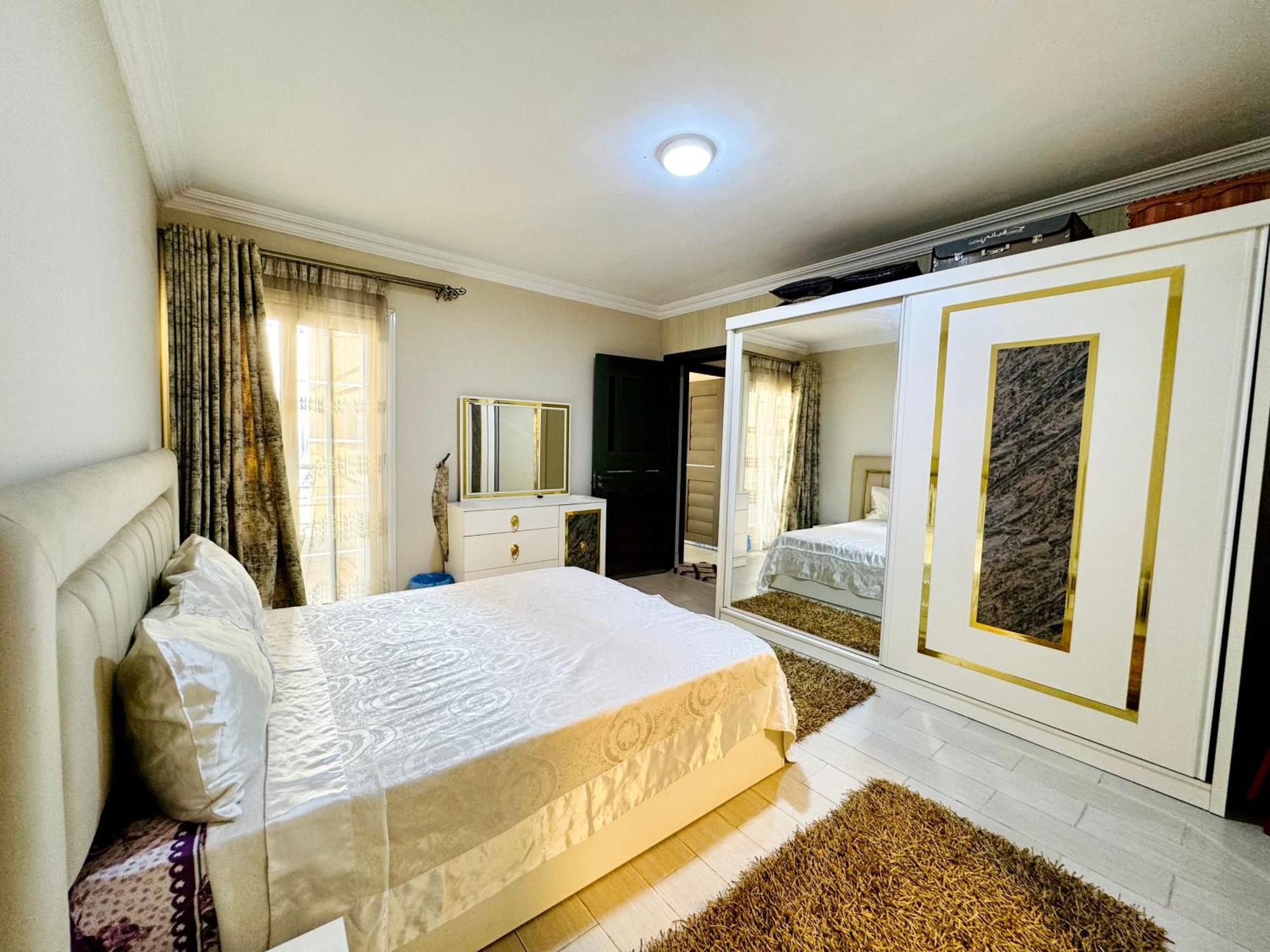 3br Nile Corniche Maadi Apartment *